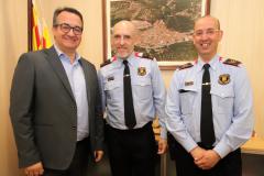 L'alcalde de l'Aleixar, Antoni Abello, amb l'intendent Jaume Morón i el sotsinspector Enrique Rodríguez  de l'àrea bàsica policial Baix Camp-Priorat